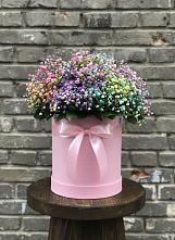 Цветочная композиция из Гипсофила и Розы в шляпной коробке в Речицы