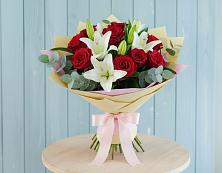 Букет цветов из:  Лилии и Розы в Речицы