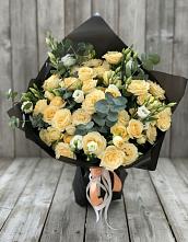 Букет цветов из:  Розы и Лизиантусы в Речицы