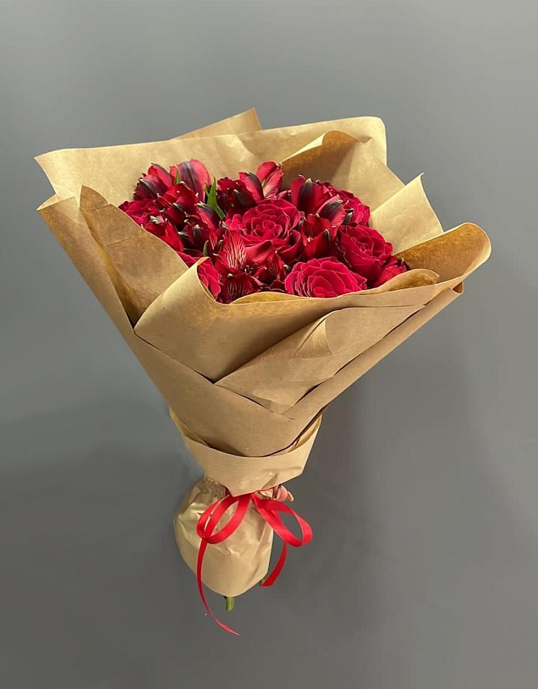 Букет цветов из: Альстромерии и Розы в Речицы