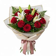 Букет цветов из:  Лилии и Розы в Речицы