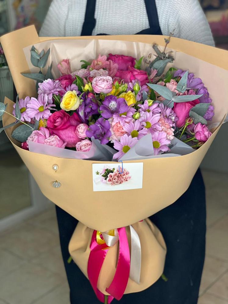 Букет цветов из: Хризантемы, Гвоздики и Альстромерии в Речицы