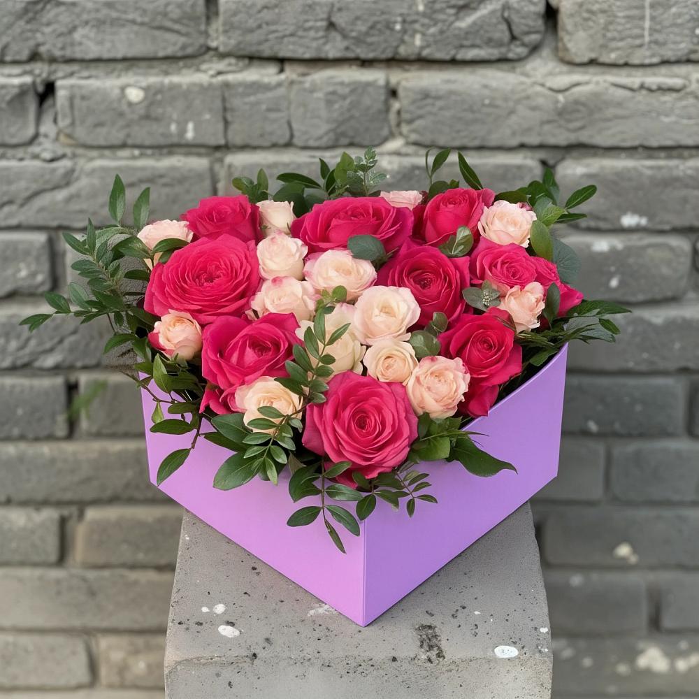 Цветочная композиция из Розы в коробке в Речицы