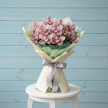 Букет цветов из:  Орхидеи и Розы в Речицы