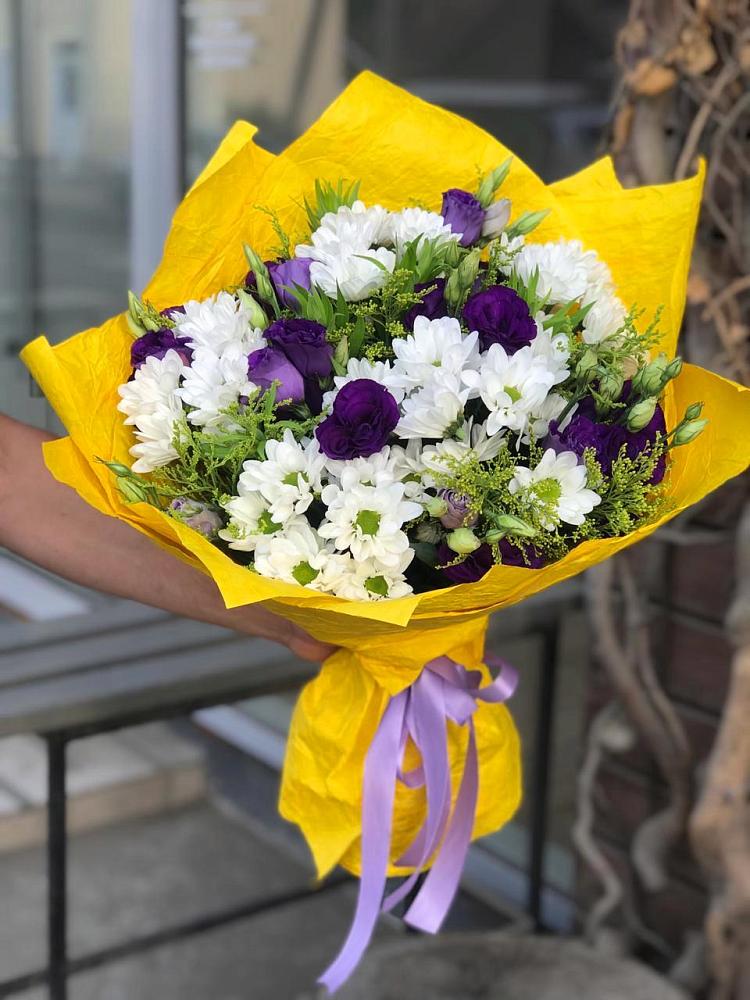 Букет цветов из: Ирисы, Хризантемы и Ромашки в Речицы