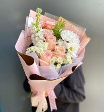 Букет цветов из:  Хризантемы и Розы в Речицы
