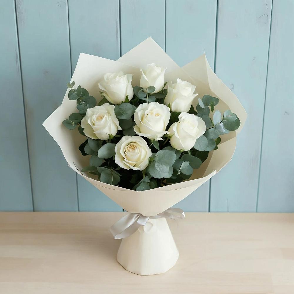 Букет Белые розы в Эвкалипте в Речицы