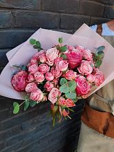 Букет розы в пальмах в Речицы Букет цветов из: Розы в Речицы