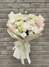 Букет цветов из:  Гвоздики, Розы, Лизиантусы и Хризантемы в Речицы