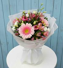 Букет цветов из:  Герберы, Альстромерии и Лизиантусы в Речицы