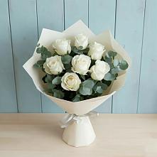 Букет Белые розы в Эвкалипте в Речицы