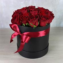 Цветочная композиция из Розы в шляпной коробке в Речицы
