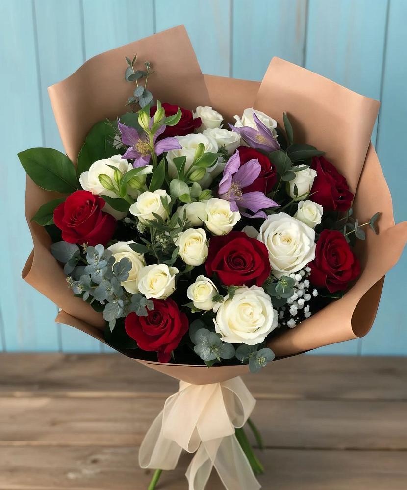 Букет цветов из: Розы и Альстромерии в Речицы