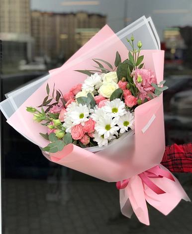 Букет цветов из: Розы, Лизиантусы и Хризантемы в Речицы
