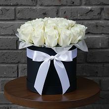 Цветочная композиция из Розы в шляпной коробке в Речицы