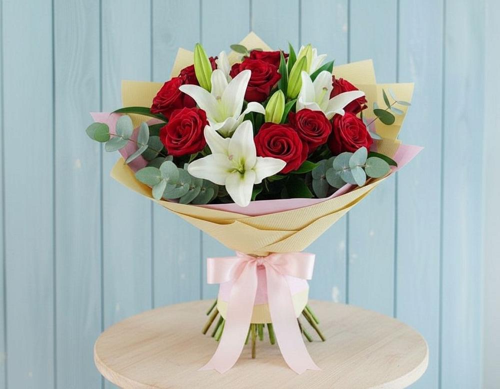 Букет цветов из: Лилии и Розы в Речицы